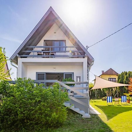 Villa Madarasz 5 Deluxe Vendeghaz à Balatonalmádi Extérieur photo